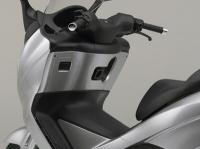 Honda S-wing 125 : le tablier avant