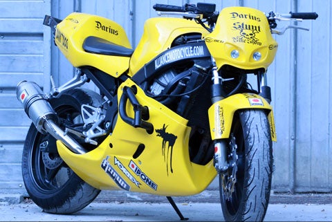 la moto de Darius Kashabi circuit Carole stunt bike show 2009