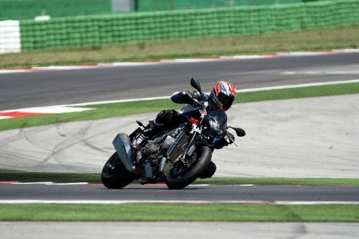Aprilia RSV4 naked Tuono V4