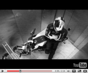 Chris Pfeiffer stunt moto tour BMW vidéo